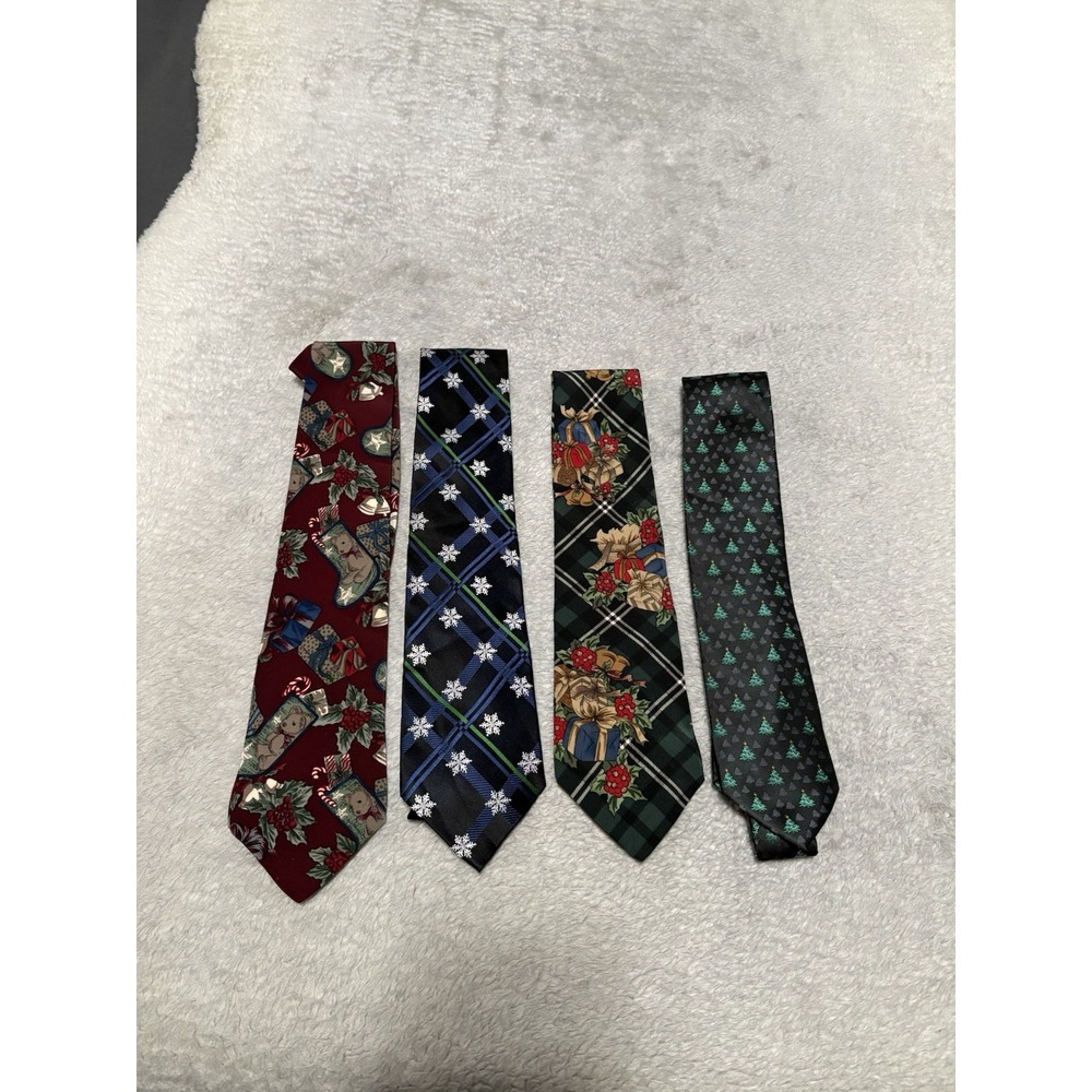 Lot of 4 Vintage Christmas Ties Holiday Mens Plaid Snowflake Novelty Tree Gift